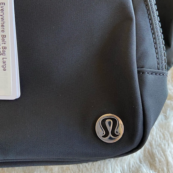 NWT Large Lululemon Everywhere Belt Bag - Picture 13 of 14